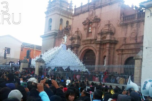 Altar de Cristo Resucitado Semana Santa en Ayacucho