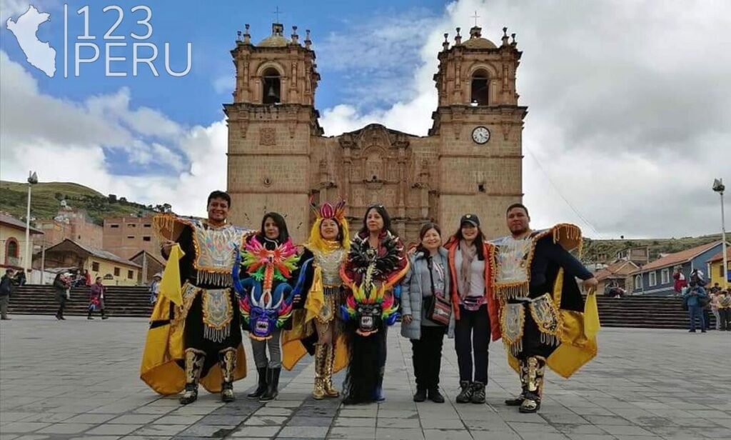 Celebración de la Fiesta de la Virgen de la Candelaria en la Ciudad de Puno